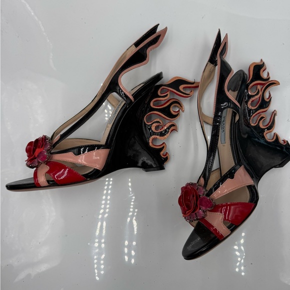 PRADA RUNWAY HEELS - Picture 3 of 8